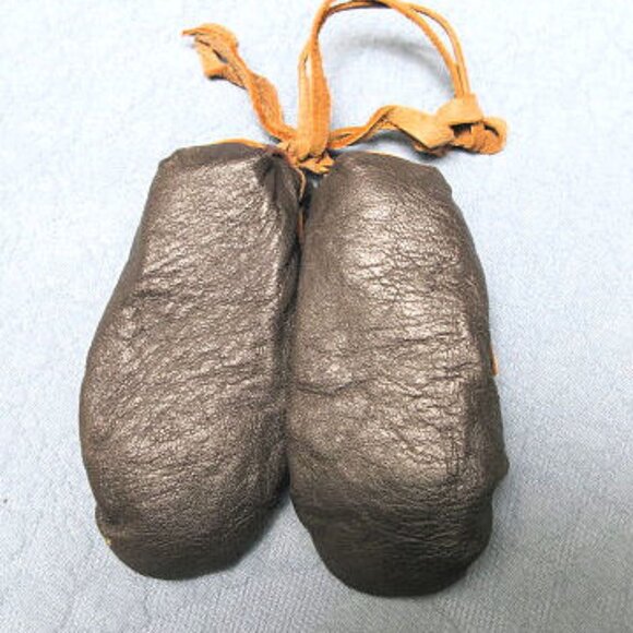 2 PAIRS CHILD BEADED MOCASINS, VINTAGE WESTERN DECOR, NATIVE AMERICAN - Picture 8 of 8